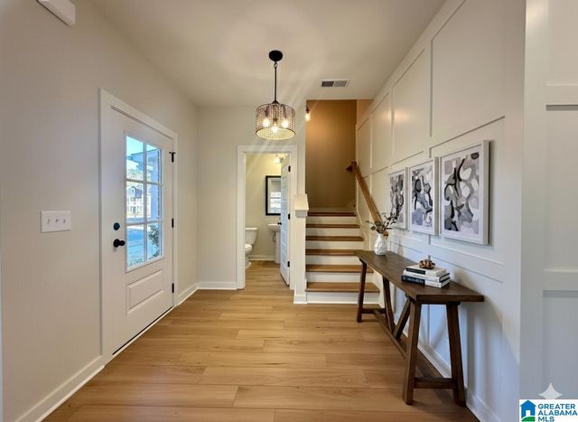 1014 UNALI TOWNES LOOP, Leeds, AL 35094