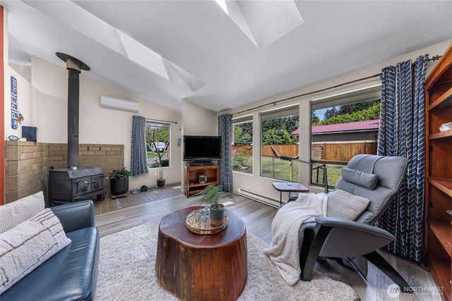 6465 Haven Way, Clinton, WA 98236