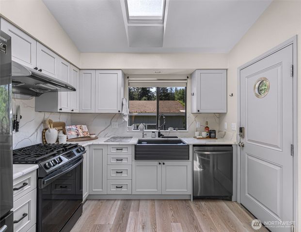 6465 Haven Way, Clinton, WA 98236