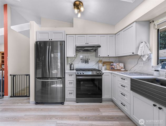 6465 Haven Way, Clinton, WA 98236