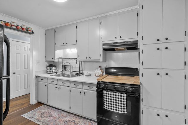 902 N Cedar Street, Searcy, AR 72143