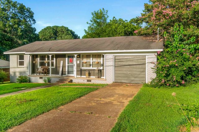 902 N Cedar Street, Searcy, AR 72143