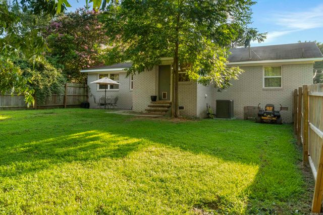 902 N Cedar Street, Searcy, AR 72143