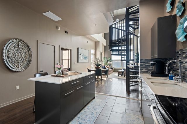 2323 N Houston Street 701, Dallas, TX 75219