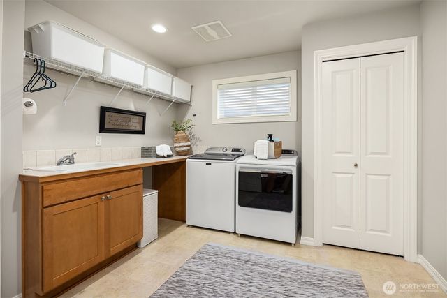 773 Summerhill Ridge Drive NW, Issaquah, WA 98027