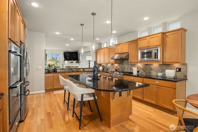 773 Summerhill Ridge Drive NW, Issaquah, WA 98027