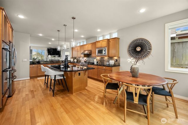 773 Summerhill Ridge Drive NW, Issaquah, WA 98027
