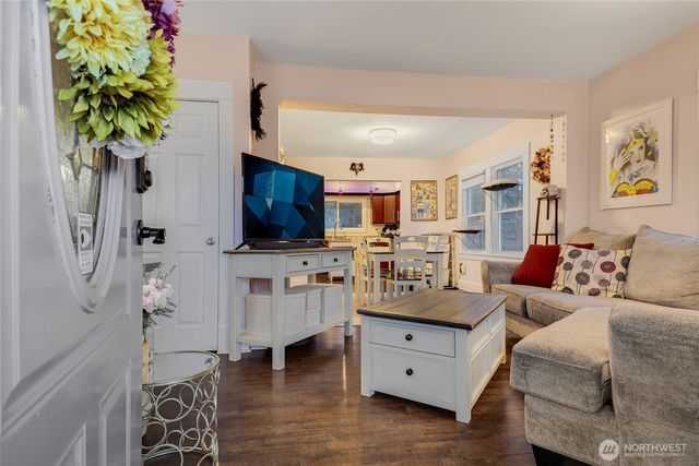 6420 S J Street, Tacoma, WA 98408