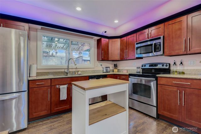 6420 S J Street, Tacoma, WA 98408