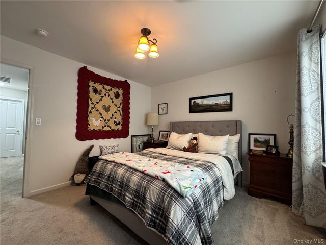 21 High Ridge Lane 21, Middletown, NY 10940