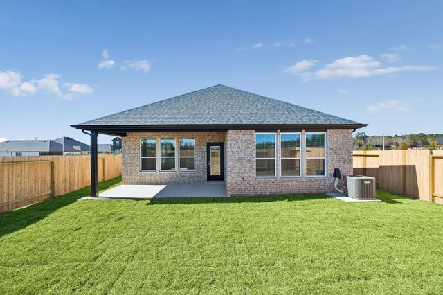 656 Amber Falls Drive, Montgomery, TX 77356