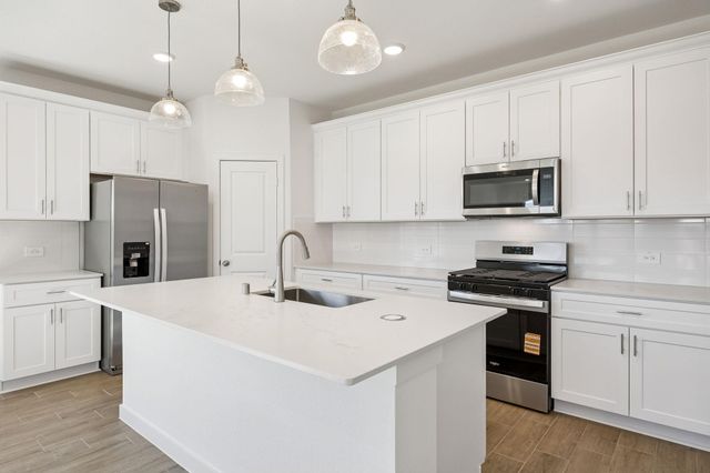 656 Amber Falls Drive, Montgomery, TX 77356
