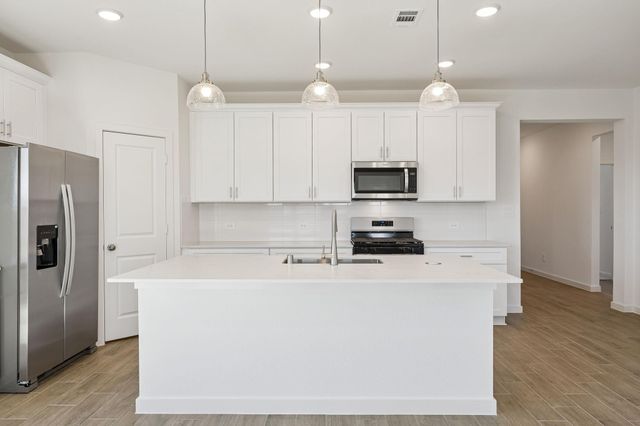 656 Amber Falls Drive, Montgomery, TX 77356