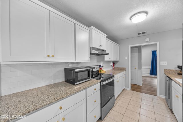 429 Crows Nest Lane, Sneads Ferry, NC 28460