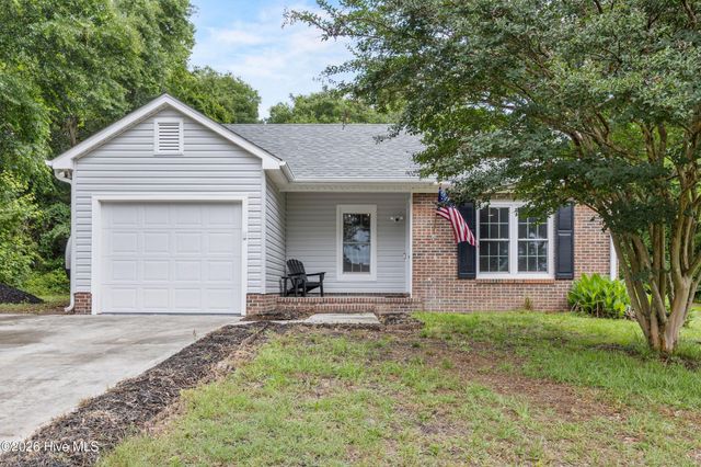 429 Crows Nest Lane, Sneads Ferry, NC 28460