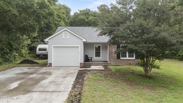 429 Crows Nest Lane, Sneads Ferry, NC 28460