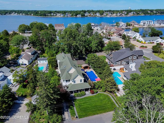 1010 Lincoln Avenue, Pine Beach, NJ 08741