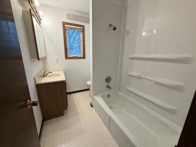 607 W 4th Street, Litchfield, MN 55355