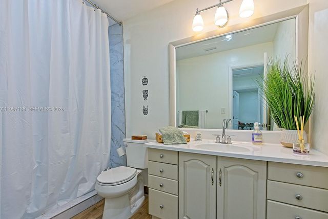 10900 SW 124th Rd, Miami, FL 33176