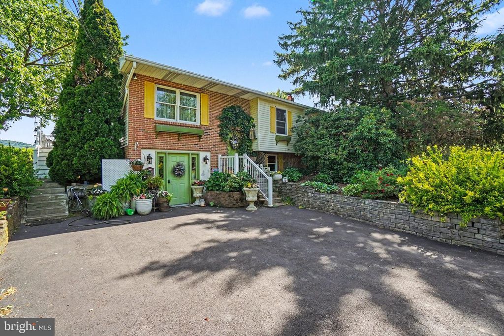33 WILLIAMS ST, Halifax, PA 17032