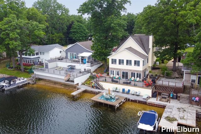 3611 Holiday Drive, Greenville, MI 48838