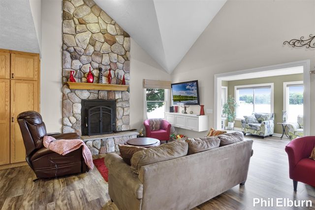 3611 Holiday Drive, Greenville, MI 48838