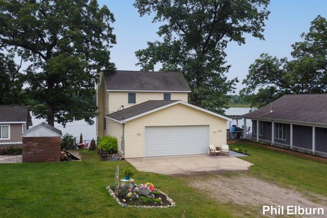 3611 Holiday Drive, Greenville, MI 48838