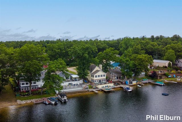 3611 Holiday Drive, Greenville, MI 48838