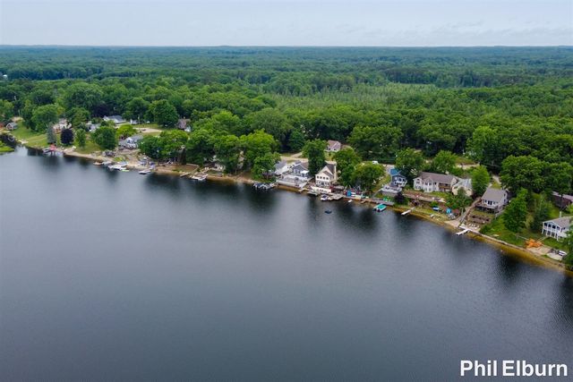 3611 Holiday Drive, Greenville, MI 48838