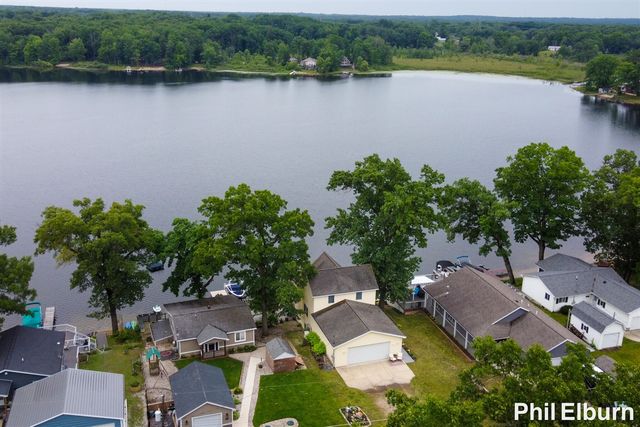 3611 Holiday Drive, Greenville, MI 48838