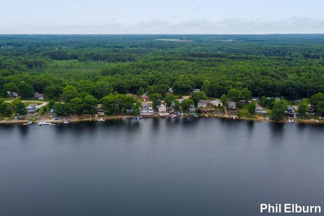 3611 Holiday Drive, Greenville, MI 48838