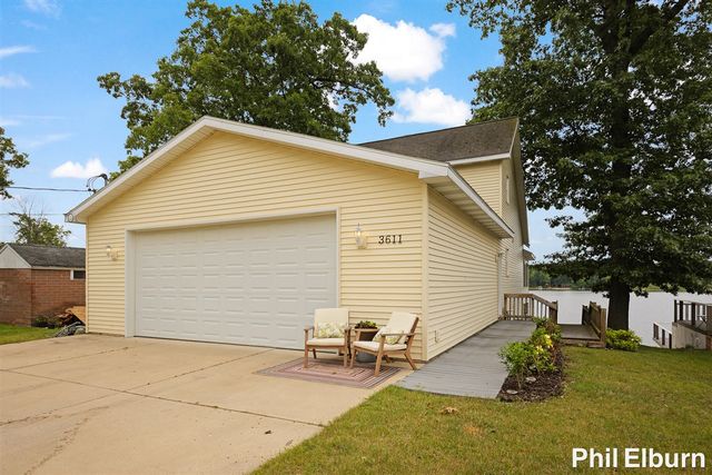 3611 Holiday Drive, Greenville, MI 48838