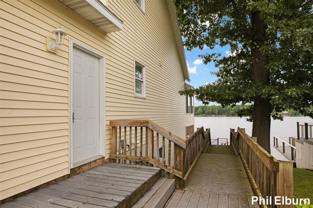 3611 Holiday Drive, Greenville, MI 48838