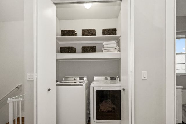 4419 W Waveland Avenue, Chicago, IL 60641