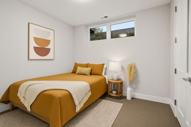 4419 W Waveland Avenue, Chicago, IL 60641