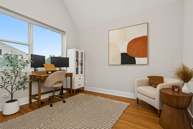 4419 W Waveland Avenue, Chicago, IL 60641