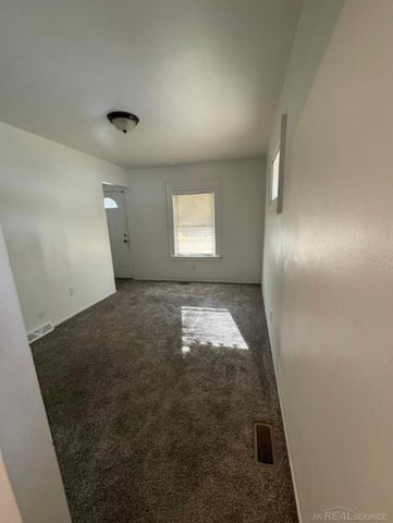 8101 Rivard Avenue, Warren, MI 48089