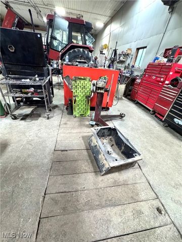 622 Pleasant Valley Road NW, Sugarcreek, OH 44681