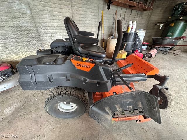 622 Pleasant Valley Road NW, Sugarcreek, OH 44681