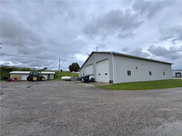 622 Pleasant Valley Road NW, Sugarcreek, OH 44681