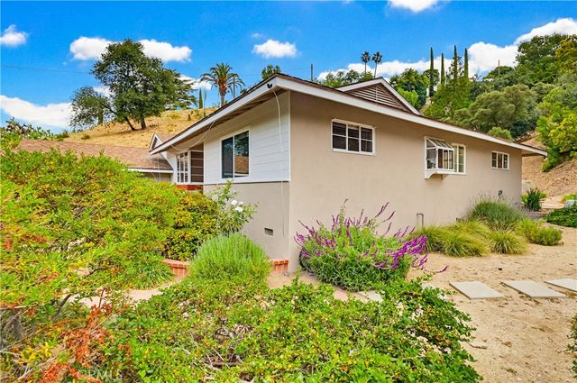 9522 Cedarvale Road, Tujunga, CA 91042