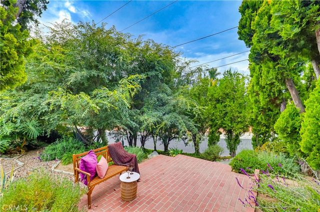 9522 Cedarvale Road, Tujunga, CA 91042