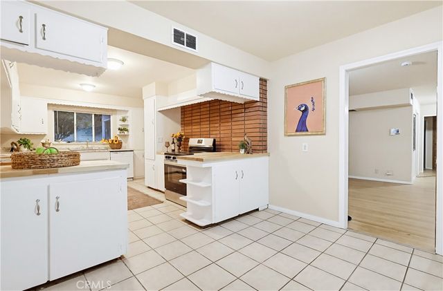 9522 Cedarvale Road, Tujunga, CA 91042
