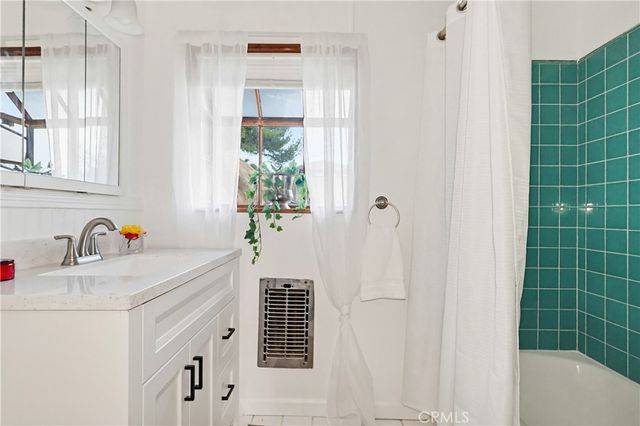 9522 Cedarvale Road, Tujunga, CA 91042
