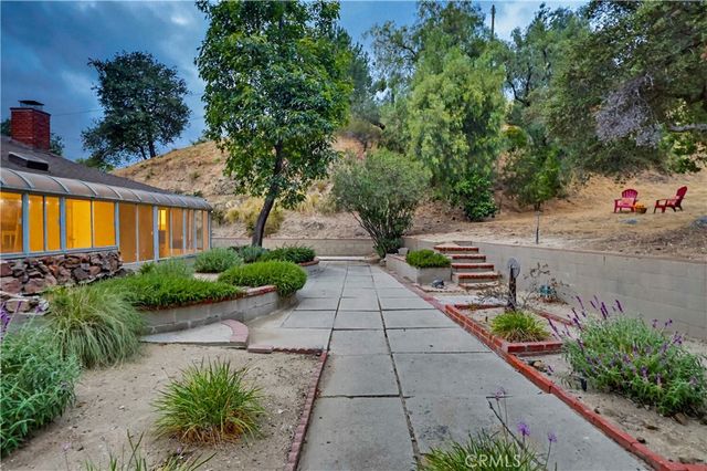 9522 Cedarvale Road, Tujunga, CA 91042