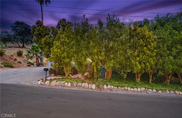 9522 Cedarvale Road, Tujunga, CA 91042