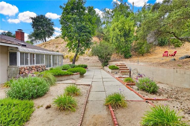 9522 Cedarvale Road, Tujunga, CA 91042