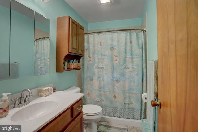 101 HILL CREST RD, Fayetteville, PA 17222