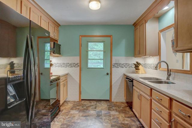 101 HILL CREST RD, Fayetteville, PA 17222