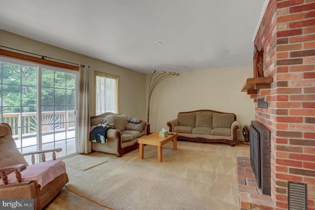 101 HILL CREST RD, Fayetteville, PA 17222